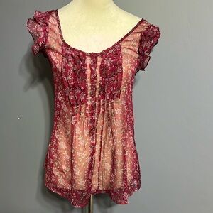 Converse sleeveless top size small 100 % polyester